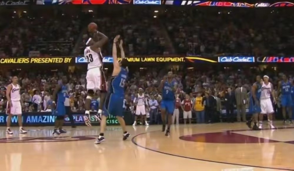 快船乔治准绝杀,加时险胜鹈鹕保住季后赛席位